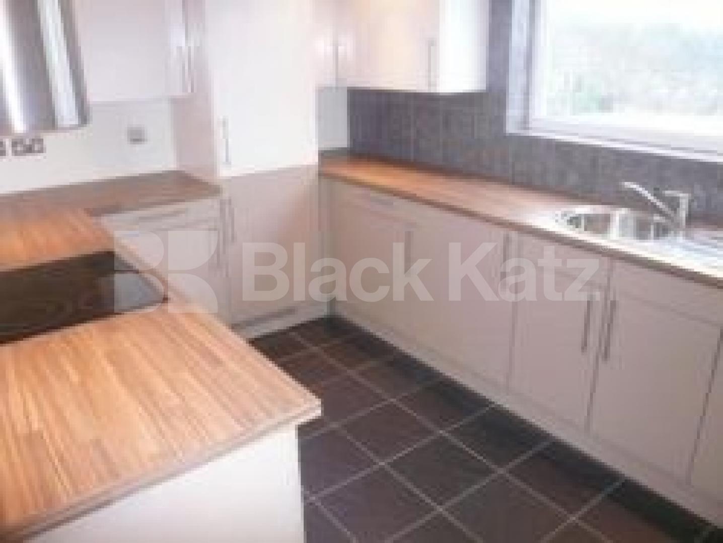 			2 Bedroom, 1 bath, 1 reception Flat			 St James Lane, MUSWELL HILL